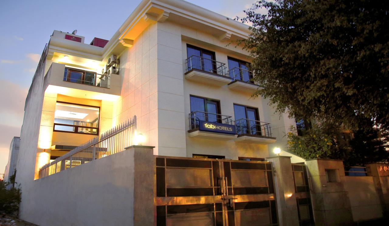 Fabhotel Oasis Dlf Phase 3 Gurgaon Exterior photo